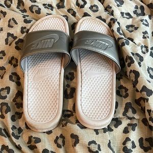 nike slides barely been used will clean before sending